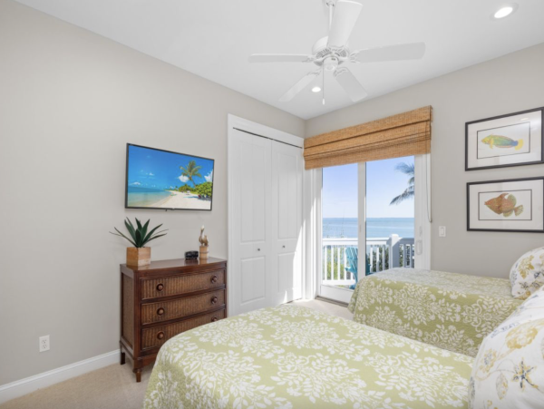 Bay to Gulf  Luxury Five Bedroom Vacation Home with Pool